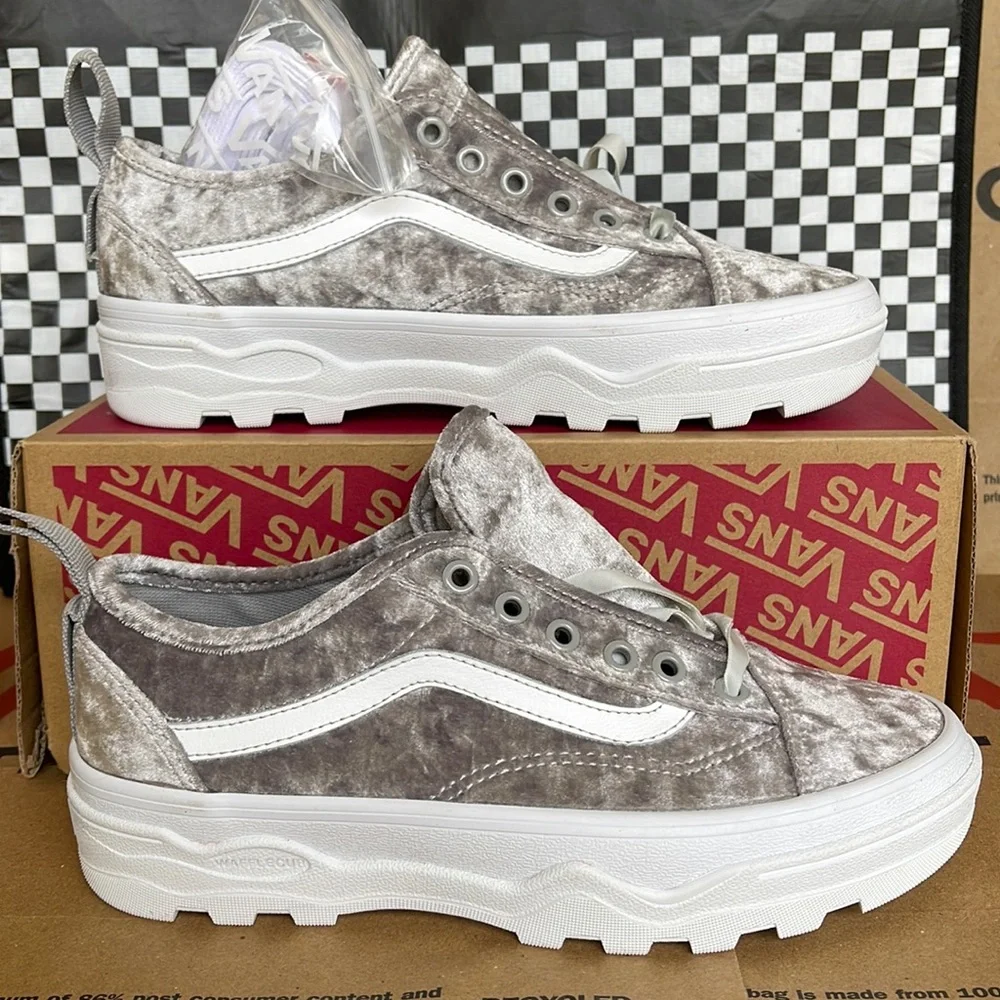 Vans Sentry Old Skool Crushed Velvet Silver/True White WMNS sneakers - Picture 1 of 16